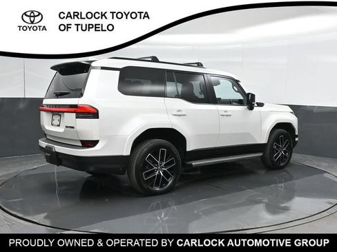 Used 2024 Lexus GX 550 w/ Accessory Package (Z1) AWD/4WD image 3
