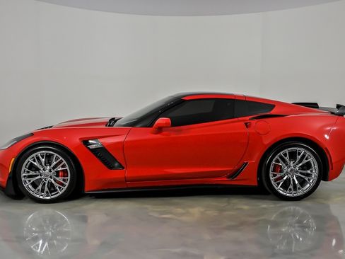 Used 2015 Chevrolet Corvette Z06 w/ Z07 Performance Package RWD image 8