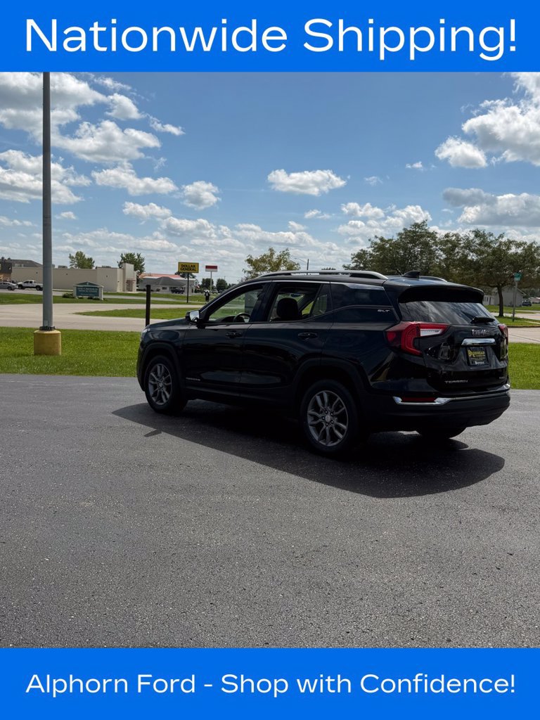 Used 2024 GMC Terrain SLT AWD/4WD image 5