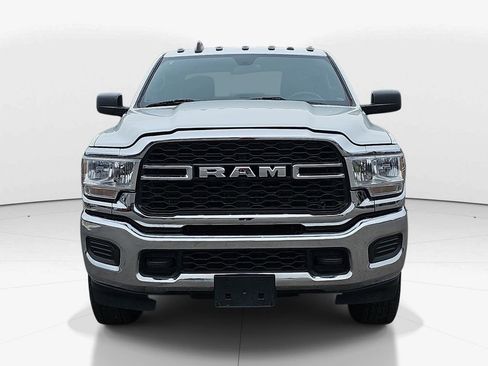 Used 2022 RAM 2500 Tradesman w/ Chrome Appearance Group AWD/4WD image 12