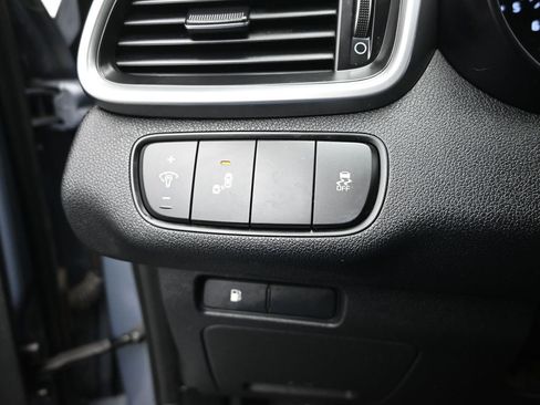 Used 2020 Kia Sorento LX image 12