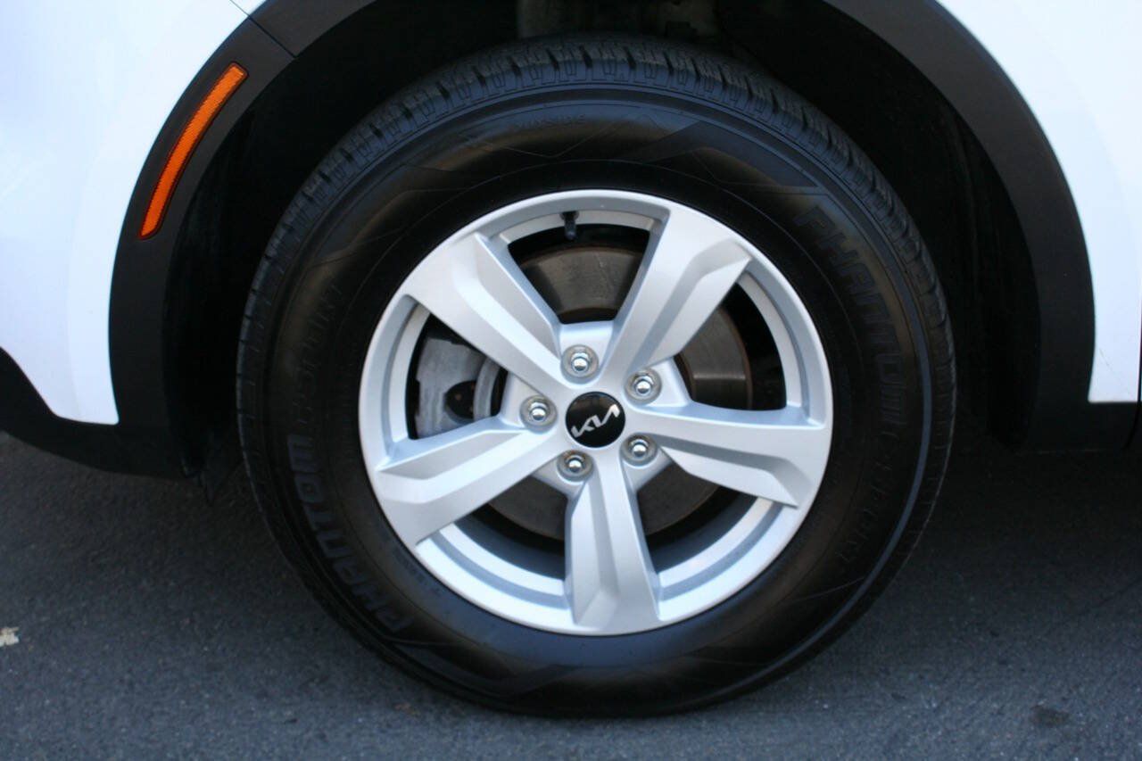 Used 2022 Kia Sorento LX AWD/4WD image 10