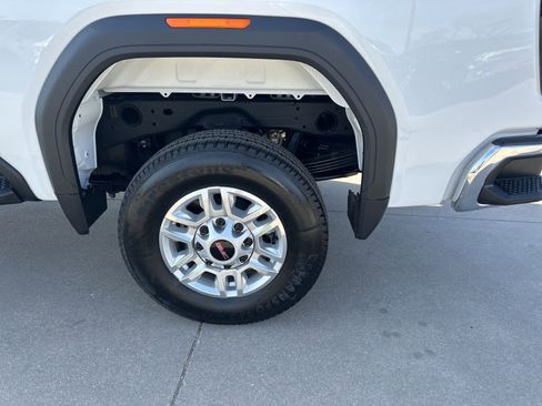 New 2025 GMC Sierra 2500 SLE w/ SLE Value Package; image 15