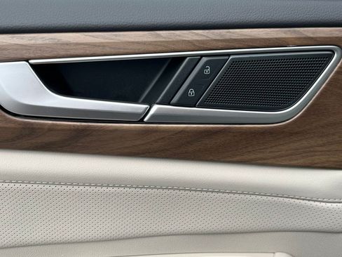 New 2026 Volkswagen Atlas SE AWD/4WD image 16