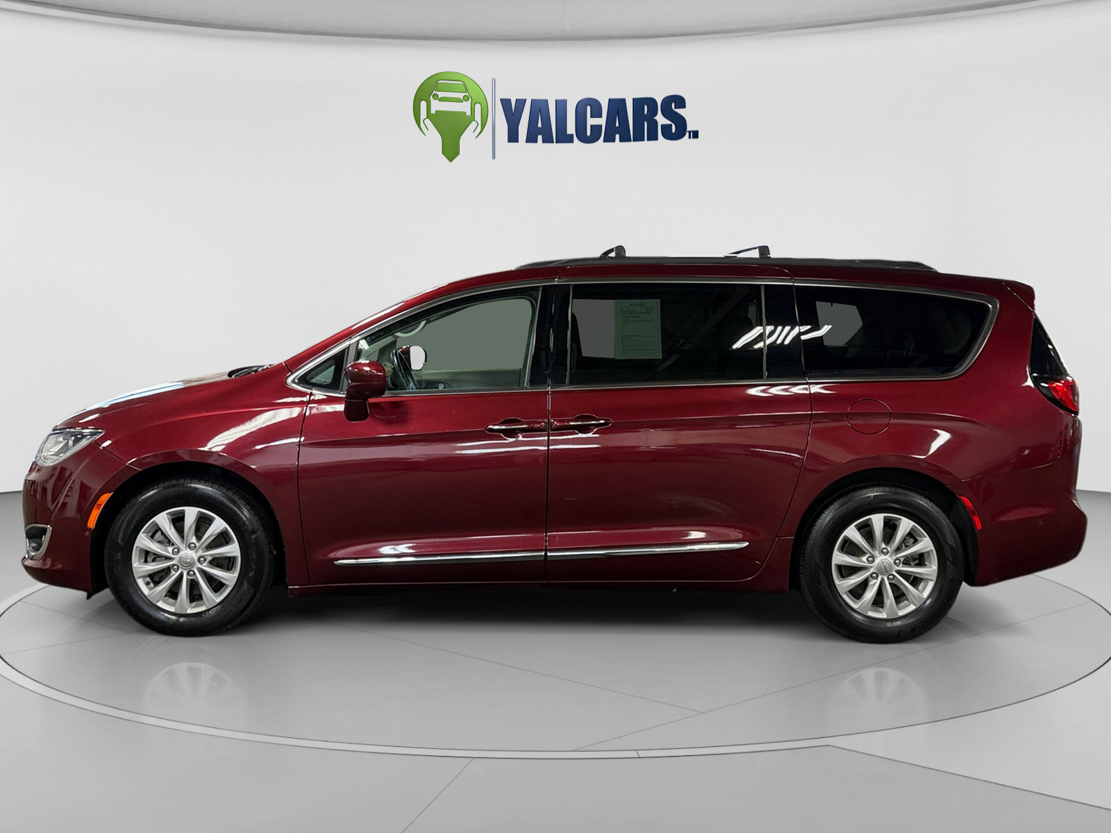 Used 2018 Chrysler Pacifica Touring-L Plus w/ Advanced Safetytec Group FWD image 2