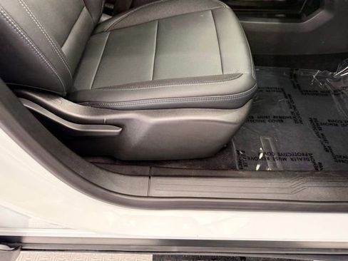 New 2026 Chevrolet Equinox EV LT image 22