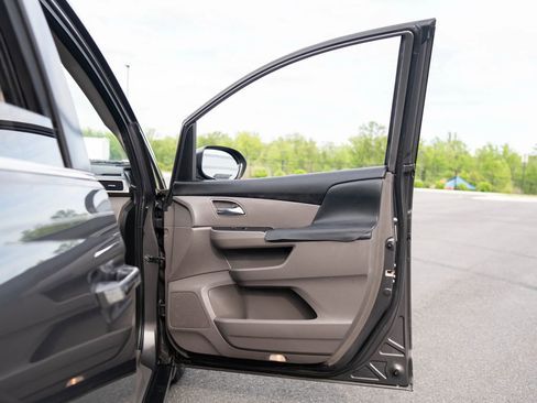 Used 2015 Honda Odyssey EX-L image 16