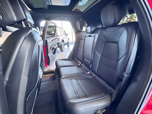 Used 2023 Porsche Cayenne Platinum Edition image 18