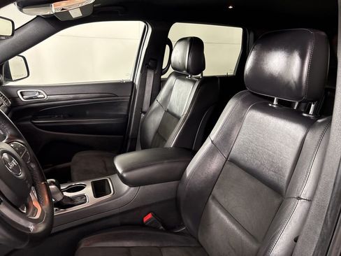Used 2020 Jeep Grand Cherokee Altitude image 22