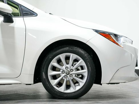 Used 2022 Toyota Corolla XLE FWD image 9