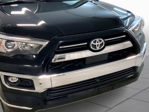 Used 2022 Toyota 4Runner Limited AWD/4WD image 32
