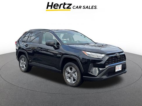 Used 2025 Toyota RAV4 LE image 1