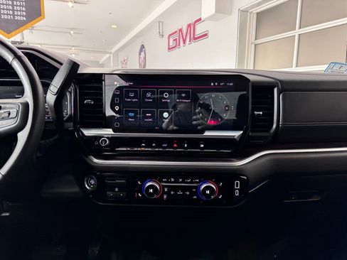 Certified 2025 GMC Sierra 1500 SLT image 20