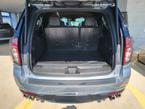 Used 2023 Chevrolet Suburban Premier image 12