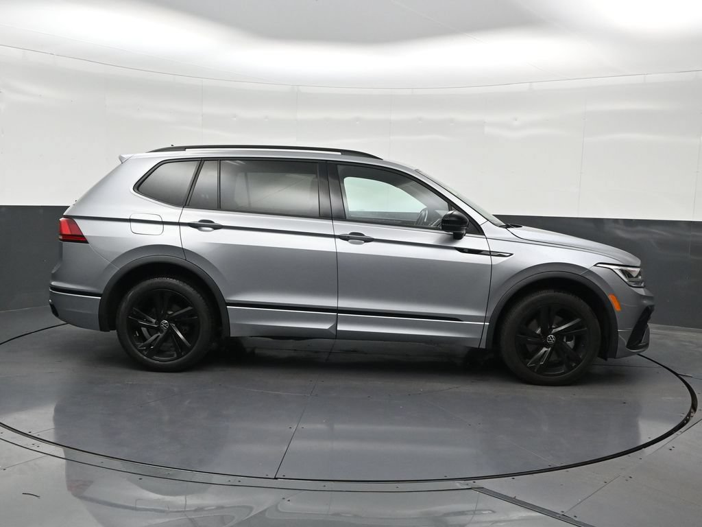 Used 2023 Volkswagen Tiguan SE R-Line FWD image 6