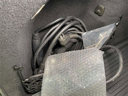 Used 2022 Volvo XC60 T8 Inscription w/ Advanced Package image 19