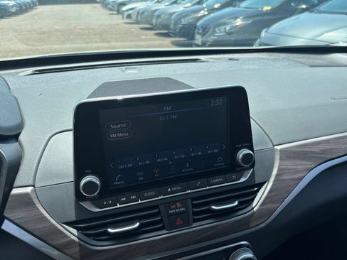 Used 2025 Nissan Altima 2.5 SV FWD image 20
