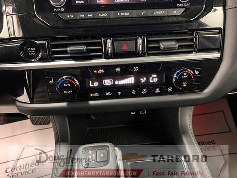 Used 2025 Nissan Pathfinder SV FWD image 50