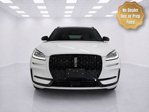 Used 2025 Lincoln Corsair Reserve w/ Equipment Group 202A AWD/4WD image 3