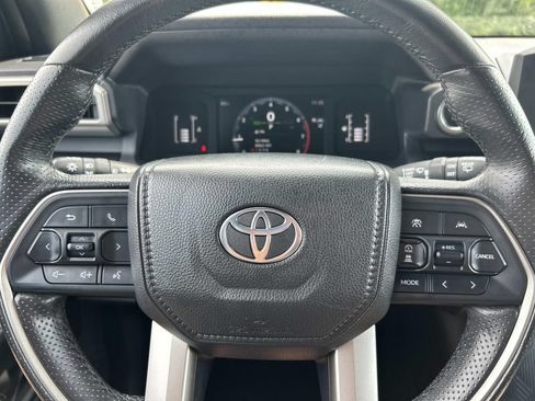 Used 2025 Toyota 4Runner SR5 AWD/4WD image 33