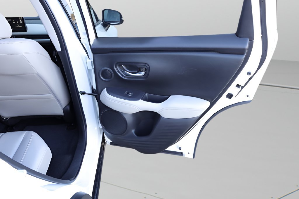 Used 2026 Honda HR-V EX-L image 18