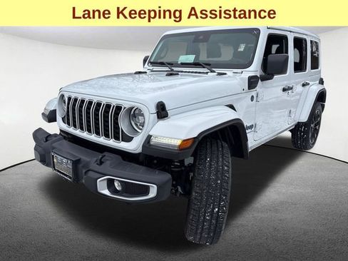 Used 2025 Jeep Wrangler Unlimited Sahara w/ Safety Group image 5
