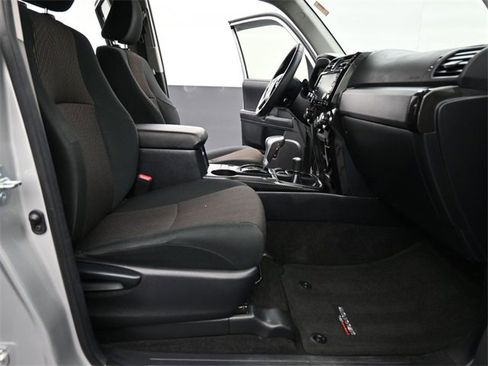 Used 2022 Toyota 4Runner TRD Off-Road image 27