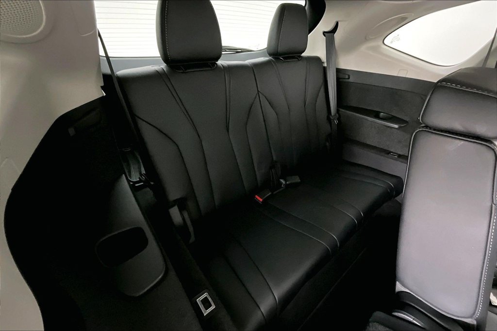 Used 2026 Acura MDX w/ Technology Package FWD image 37