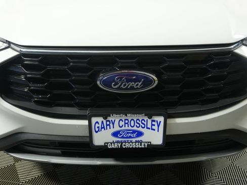 Certified 2025 Ford Escape ST-Line w/ Tech Pack #1 image 17