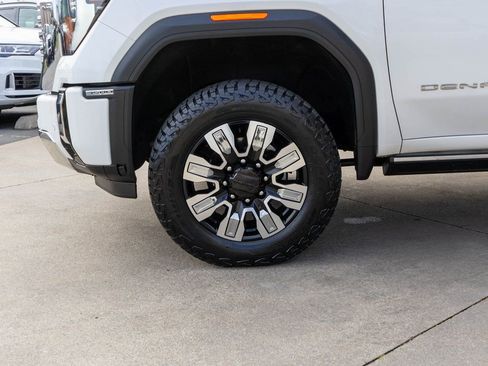 Used 2024 GMC Sierra 3500 Denali w/ Denali Reserve Package image 31