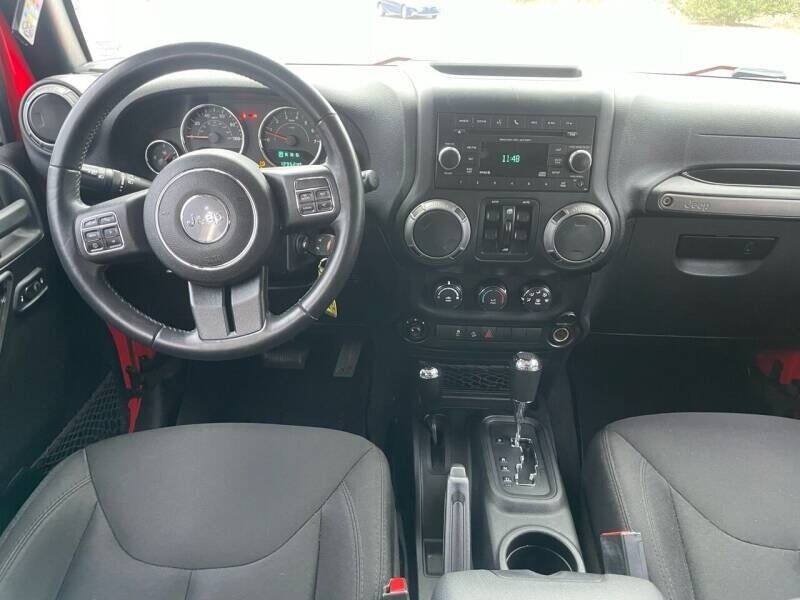 Used 2015 Jeep Wrangler Unlimited Sport w/ Quick Order Package 24S AWD/4WD image 2