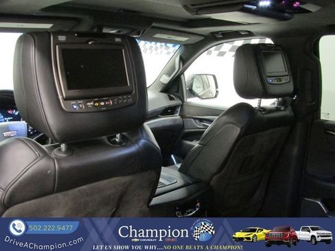 Used 2018 Cadillac Escalade ESV Platinum image 24