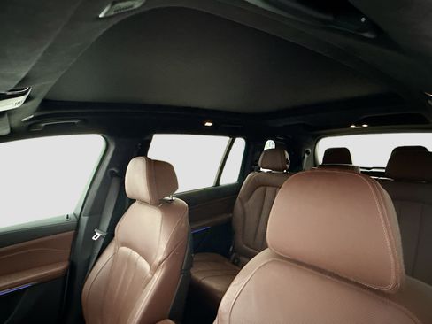 Used 2022 BMW X7 M50i image 28