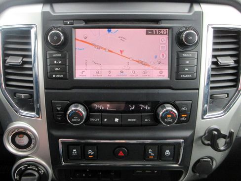 Used 2019 Nissan Titan PRO-4X w/ Pro-4x Convenience Package image 15