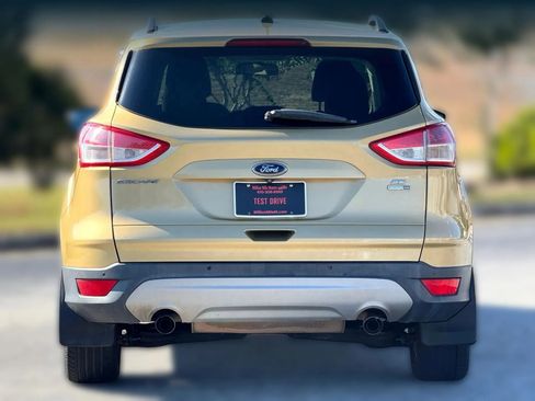 Used 2014 Ford Escape SE w/ Equipment Group 201A image 4
