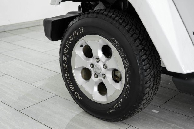 Used 2015 Jeep Wrangler Sahara AWD/4WD image 46