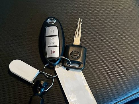 Used 2019 Nissan Titan S w/ S Utility Package image 32