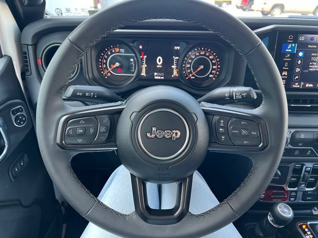 Used 2026 Jeep Gladiator Rubicon AWD/4WD image 16