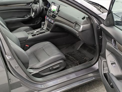 Used 2018 Honda Accord Touring image 27