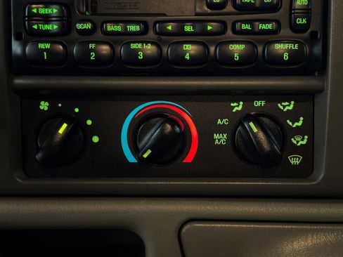 Used 2002 Ford F350 XLT image 11