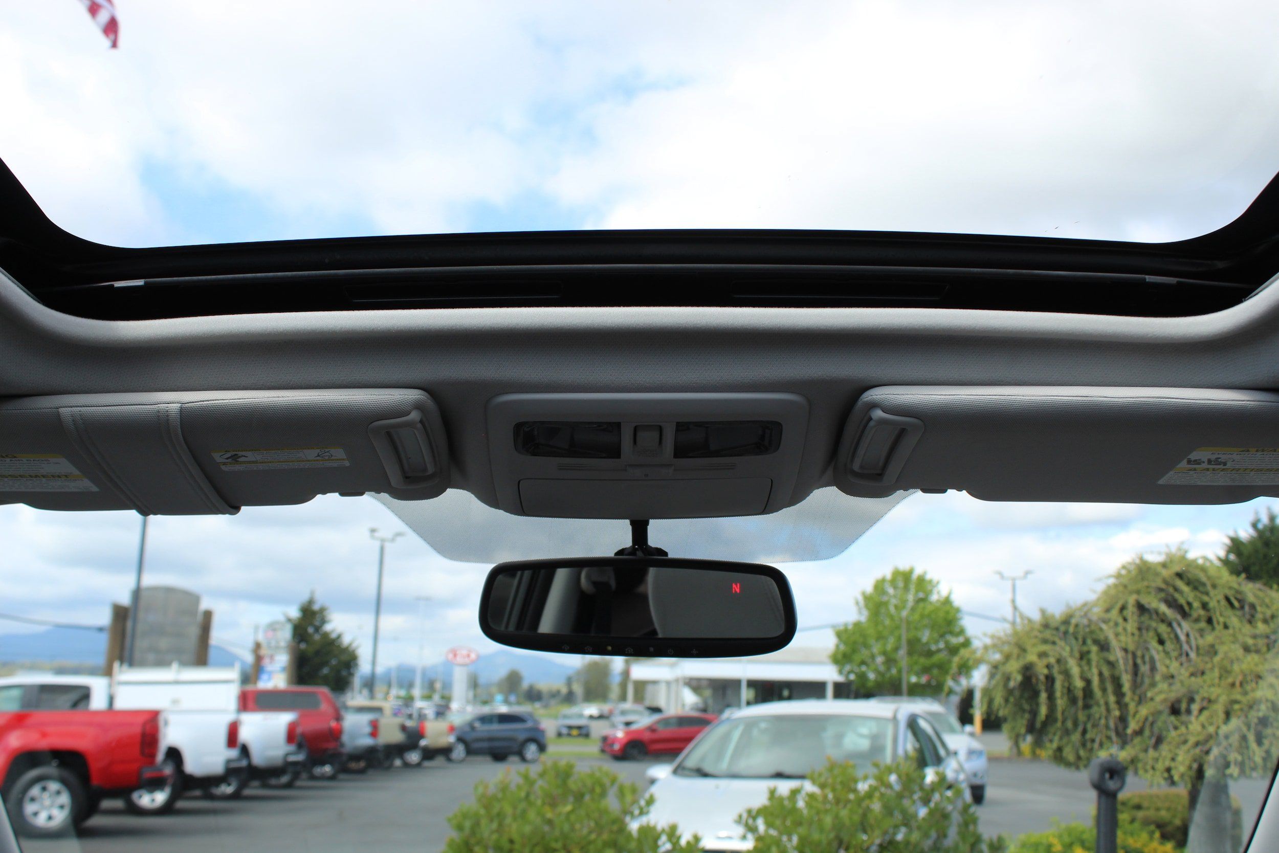 Used 2014 Subaru Forester 2.5i Premium w/ All-Weather Package AWD/4WD image 22