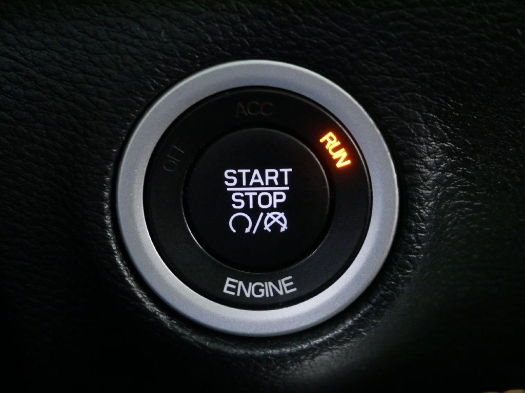Used 2016 Dodge Challenger R/T Plus RWD image 32