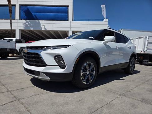 Certified 2024 Chevrolet Blazer LT FWD image 2