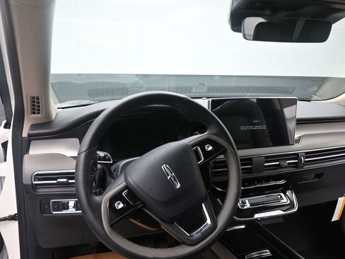 New 2026 Lincoln Corsair Premiere image 11