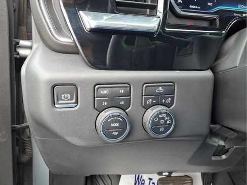 Used 2023 Chevrolet Silverado 1500 LT Trail Boss AWD/4WD image 17