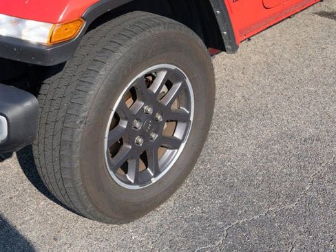 Certified 2023 Jeep Gladiator Overland image 9