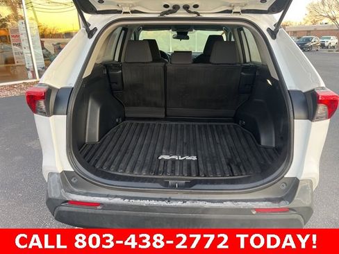 Used 2022 Toyota RAV4 LE image 32