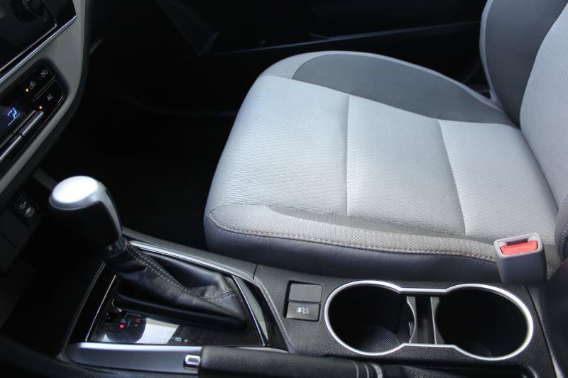 Used 2017 Toyota Corolla LE w/ Carpet Mat Package (TMS) FWD image 33