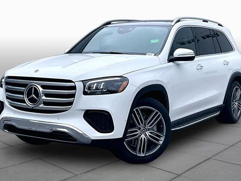 Used 2026 Mercedes-Benz GLS 450 4MATIC image 1