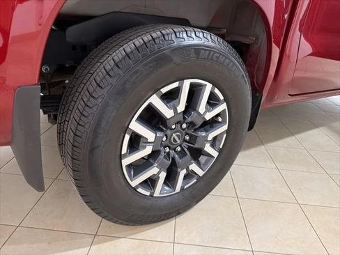 Used 2024 Nissan Frontier SL w/ Technology Package RWD image 30